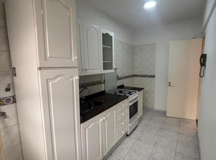 Alquiler Departamento 3 Ambientes en Monte Castro - 3