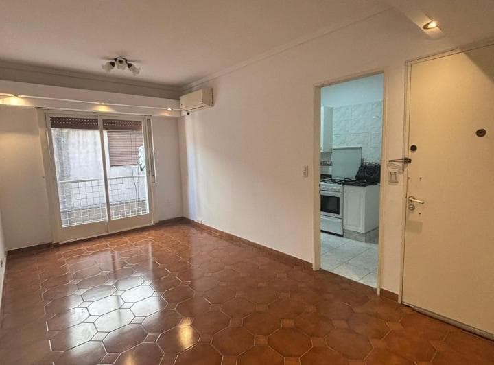 Alquiler Departamento 3 Ambientes en Monte Castro - 2