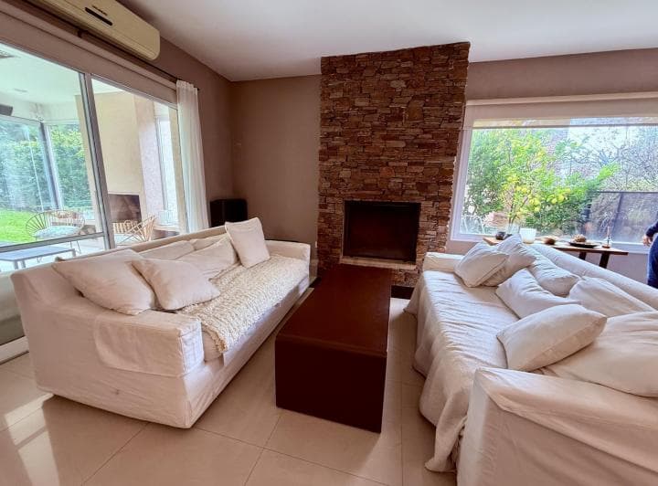 Casa en Alquiler con Muebles en Los Sauces - 3