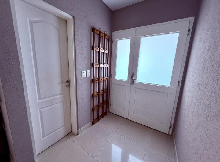 Casa en Alquiler con Muebles en Los Sauces - 2
