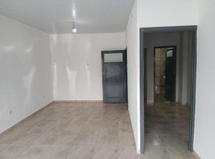 Pilar Centro, Local de 48 M²! Baño y Cocina! Luminoso! - 4