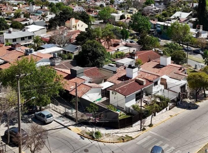Vende Casa Remodelada a Nueva a m del Centro – B° Malvinas, Villa Carlos Paz - 2