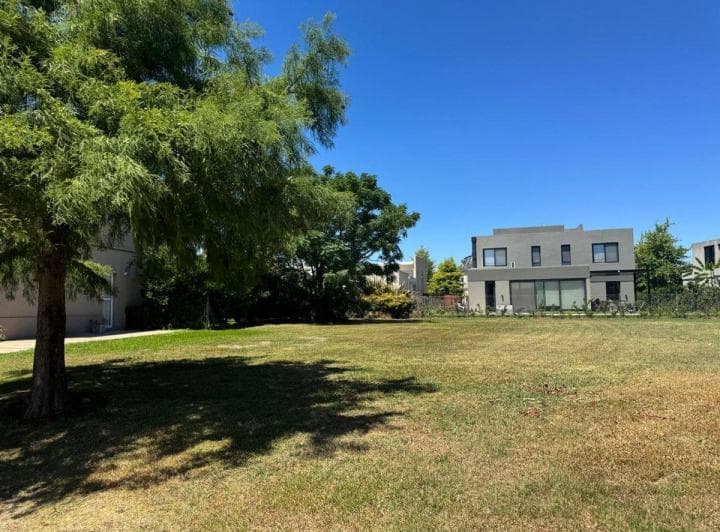 Venta Lote Central en Barrio Ayres Plaza, Pilar - 3