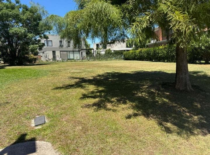 Venta Lote Central en Barrio Ayres Plaza, Pilar - 5