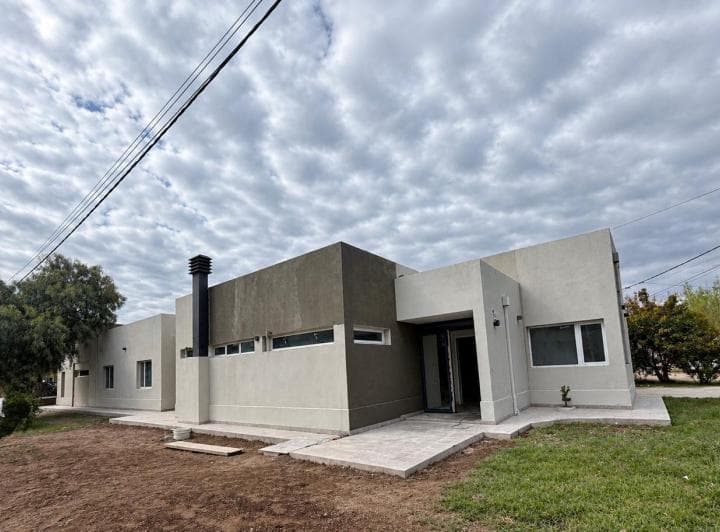 Venta Casa Gerencial Barrio Santa Angela III, Centenario, Neuquen - 2