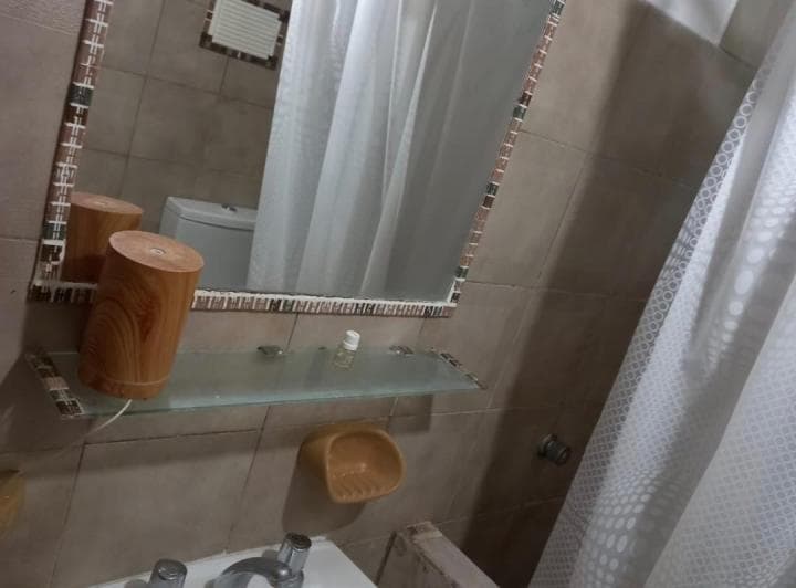 Propiedad en Doble Lote de Calle a Calle: 1 o 2 Casas con Piscina y Doble Garage - 4