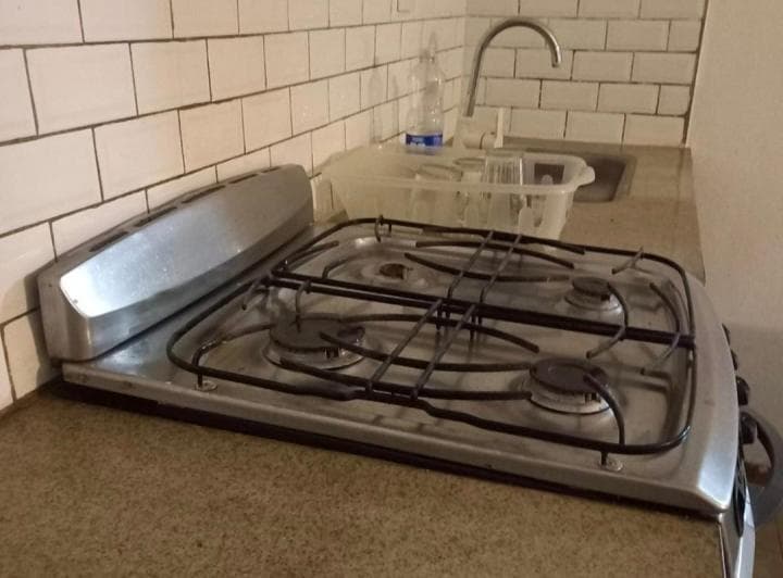 Propiedad en Doble Lote de Calle a Calle: 1 o 2 Casas con Piscina y Doble Garage - 3