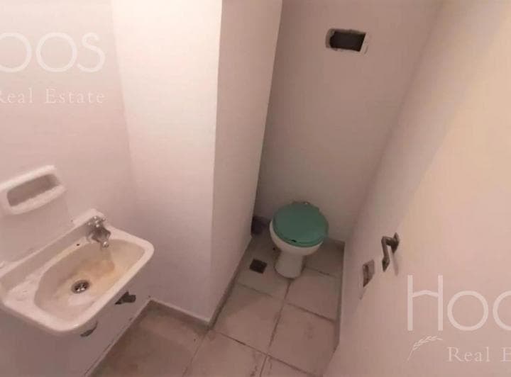 Local en Venta Sobre Av Forest - 5