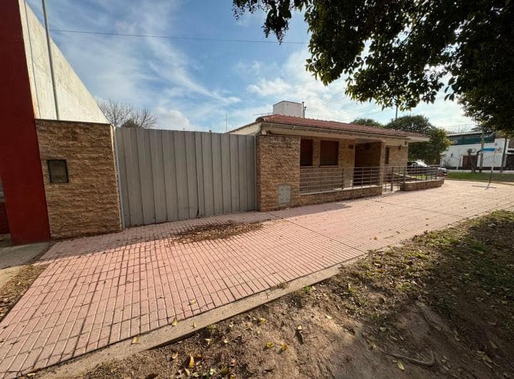 Venta Casa 2 Dorm. + Galpón en Río Segundo Córdoba - 2