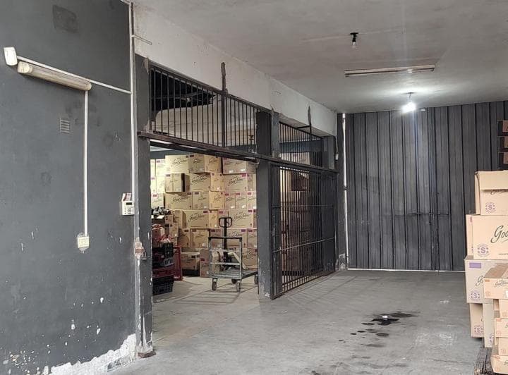 Local / Galpón en Esquina en Venta – 300 m² – Doble Acceso, Montacargas y Cámara Frigorífica - 4