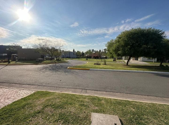Lote en Venta Pilar B° Santo Tomas - 5