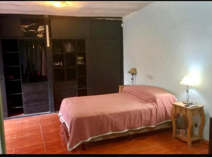 Excelente Casa con Pileta - 2