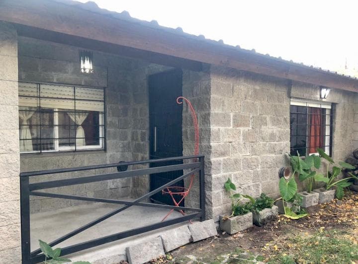 Excelente Casa con Pileta - 3
