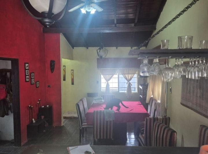 Excelente Casa con Pileta - 5