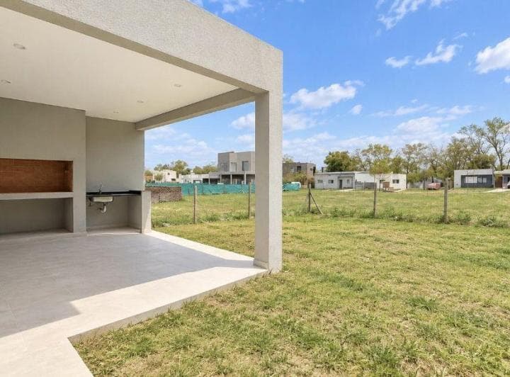 Casa en Venta en Santa Lucia - Pilar del Este - 3
