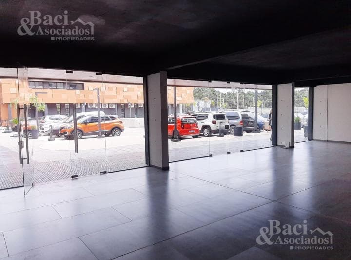 Alquiler Local Comercial de 104 m - 4