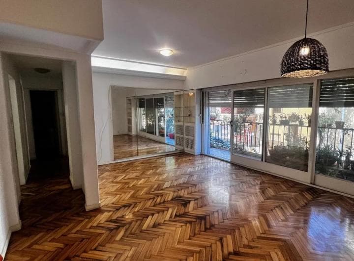 Departamento en Venta - 3 Dorm. 2 Baños - Caballito - 2
