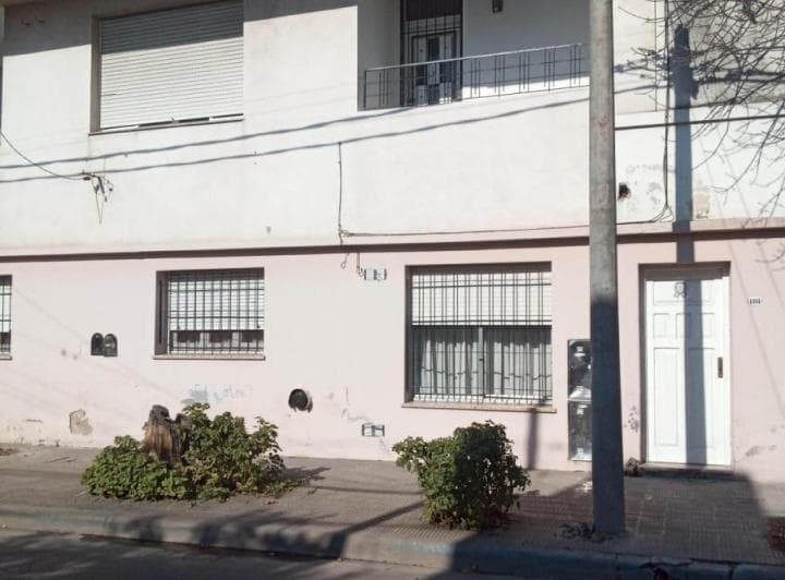 PH en Venta - 1 Dormitorio 2 Baños - Zarate - 2