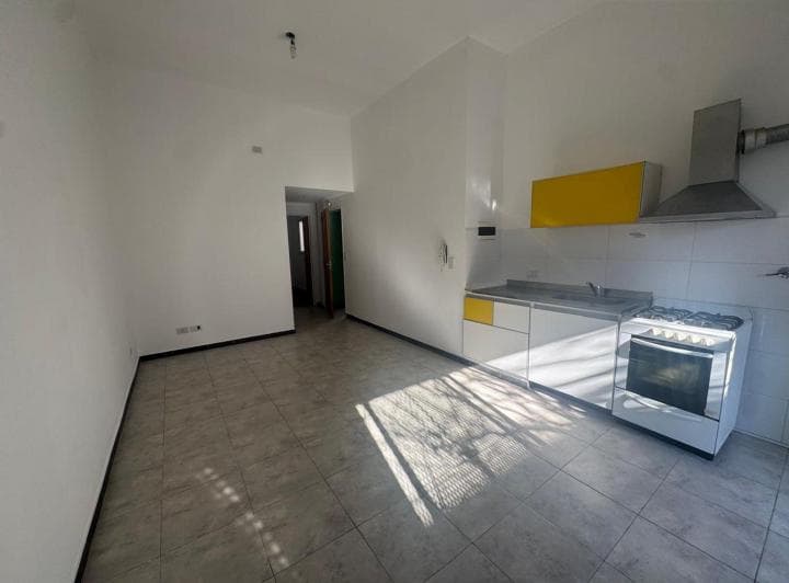 Venta Depto 2 Amb en Villa Gral Mitre con Balcon - 3