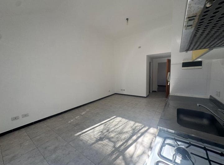 Venta Depto 2 Amb en Villa Gral Mitre con Balcon - 2