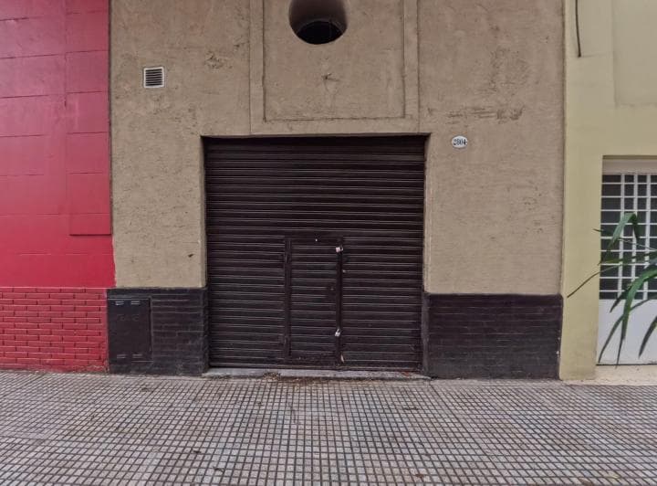 Local en Venta con Gas Caba Oportunidad - 2