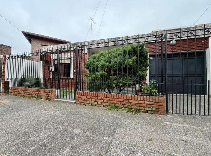 Casa 4 Ambientes en Venta en Lomas de Zamora - 3