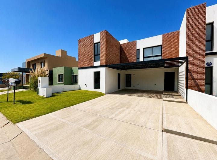 Venta Casa Docta 4 Dorm. con Escritura - 2