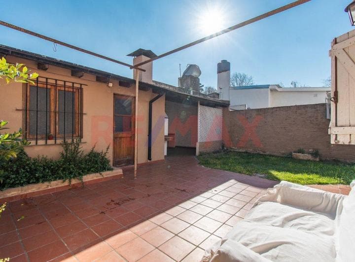 Venta Casa 3 Ambientes con Parque Hurlingham - 2
