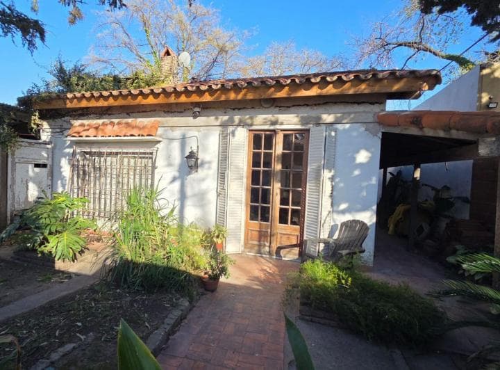 Casa en Venta Castelar a Refaccionar Acepta Permta - 2