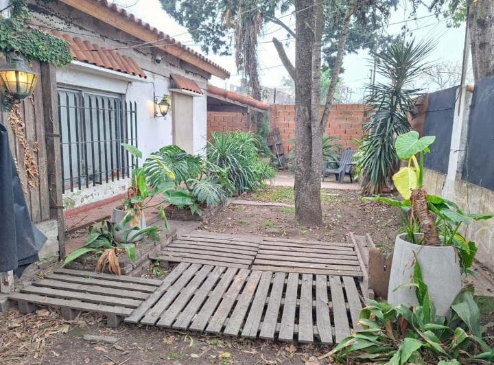 Casa en Venta Castelar a Refaccionar Acepta Permta - 4