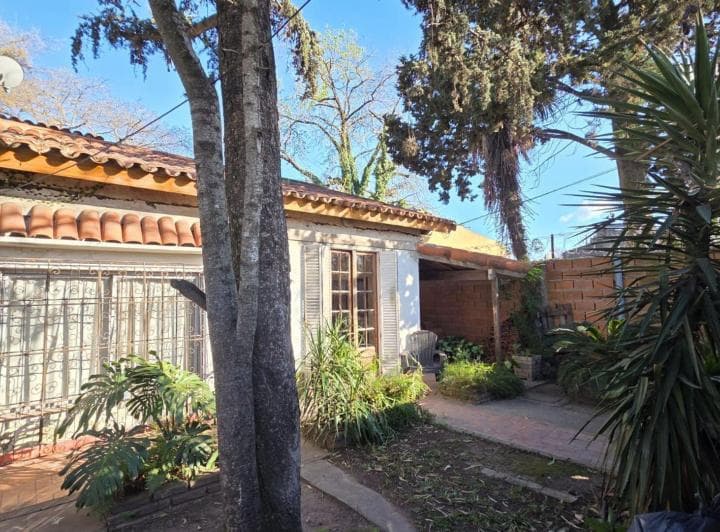 Casa en Venta Castelar a Refaccionar Acepta Permta - 5