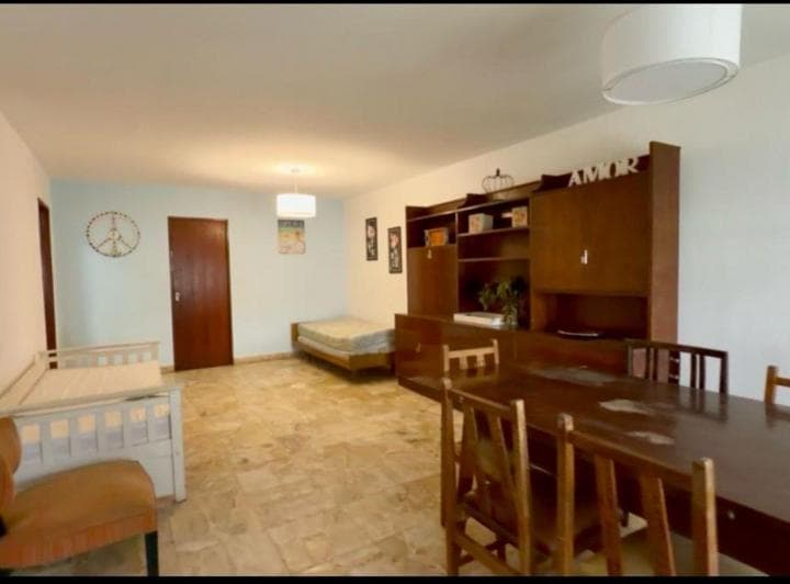 Venta de Chalet con Cochera Cubierta - 4