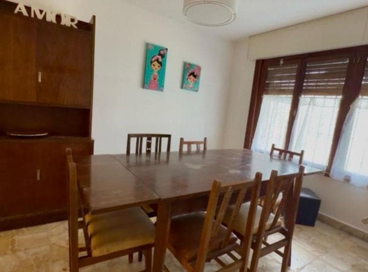 Venta de Chalet con Cochera Cubierta - 2