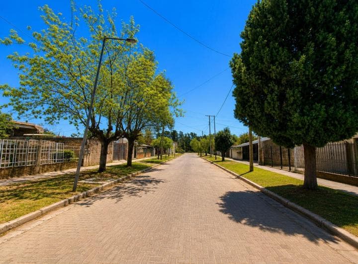 Lote de 360 m² con Construccion en Claypole - 4