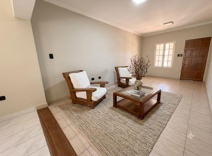Venta Casa 3 Dorm. Barrio Chateau Carreras - 4