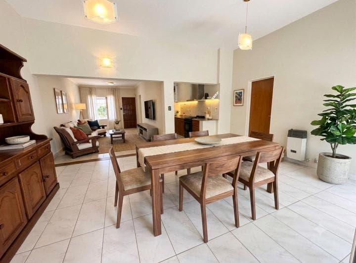 Venta Casa 3 Dorm. Barrio Chateau Carreras - 5