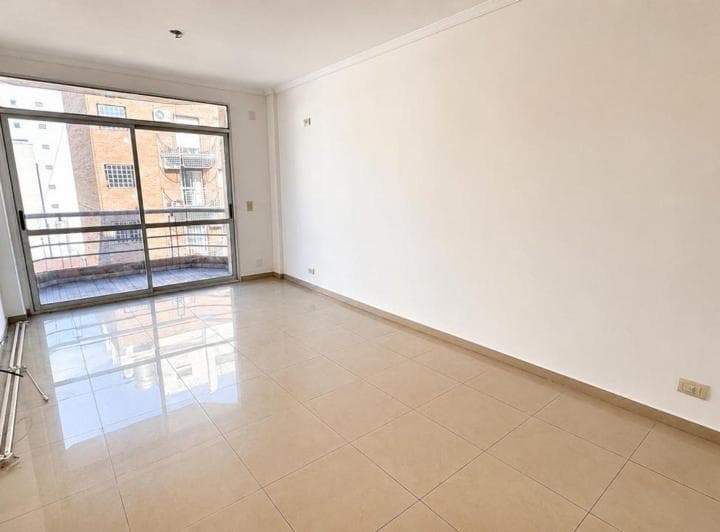 Venta Depto 2 Amb Luminoso con Dos Cocheras - 5