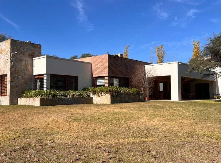 Venta Casa Excluisiva en Anisacate con 6 Ha - 2