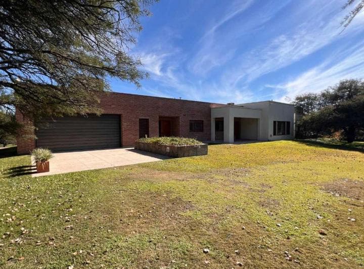 Venta Casa Excluisiva en Anisacate con 6 Ha - 3