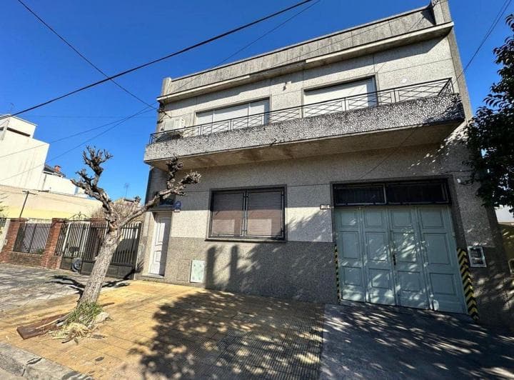 Venta Departamento 4 Ambientes con Terraza - 2