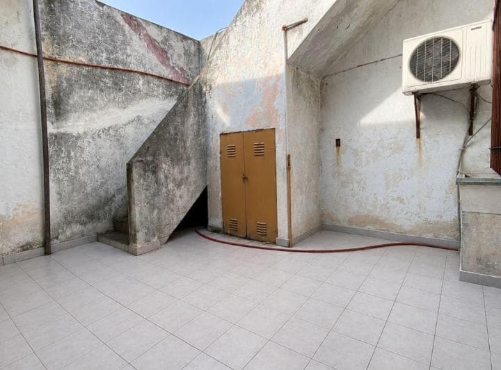 Venta en Bloque 3 Locales + Vivienda - m. Chingolo - 4
