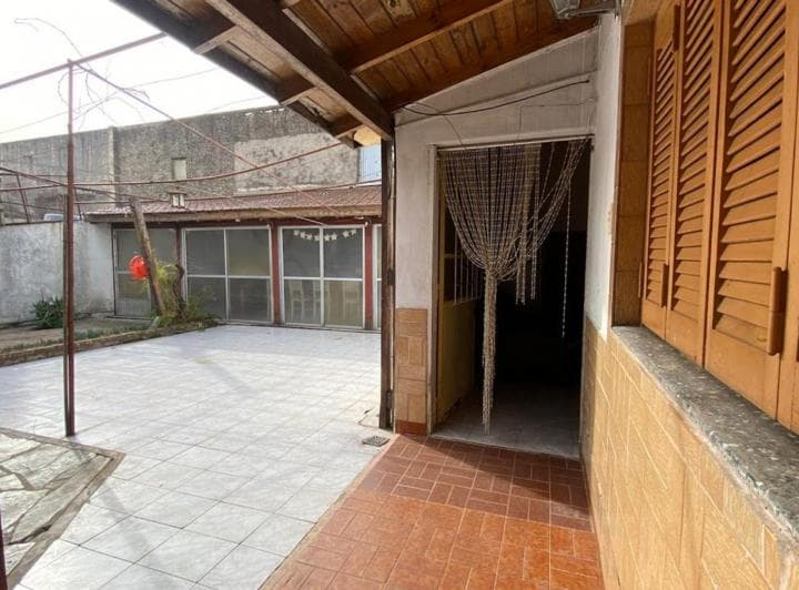 Venta en Bloque 3 Locales + Vivienda - m. Chingolo - 2