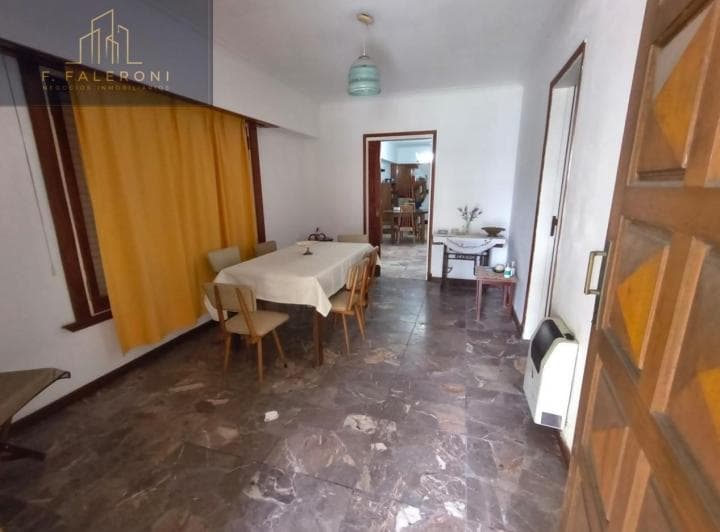 Lote de 299 m² con Chalet a Reciclar. B° Pompeya - 5