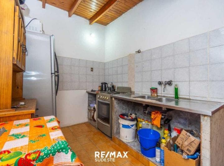 Venta Casa Tres Dorm. con Garage y Patio - 2