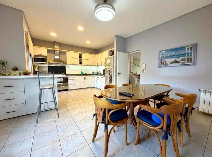 Venta Casa 4 Ambientes C/cochera - Parque - Quincho - 2