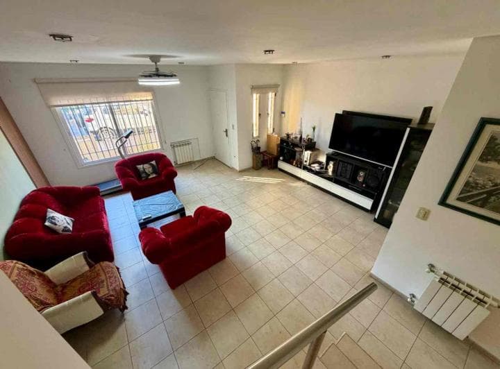 Venta Casa 4 Ambientes C/cochera - Parque - Quincho - 3