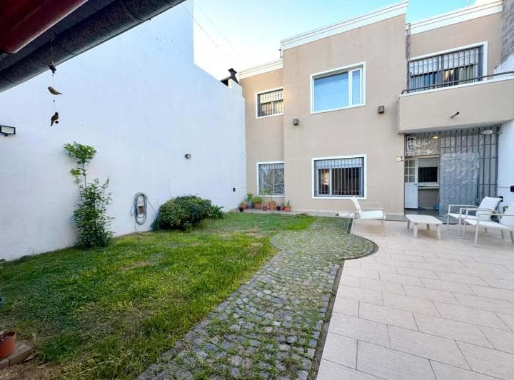 Venta Casa 4 Ambientes C/cochera - Parque - Quincho - 4