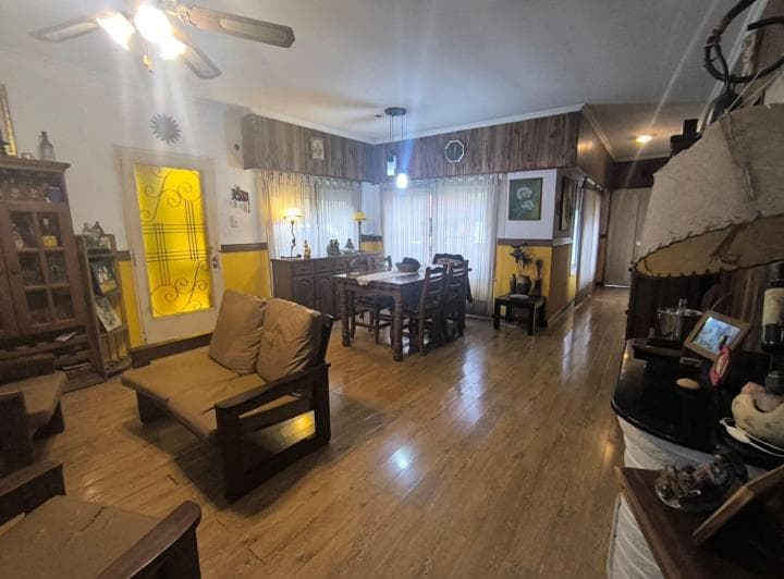 Venta Casa 4 Amb. + Depto 2 Amb. en Liniers - 3