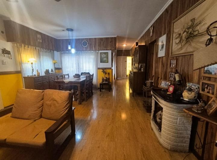 Venta Casa 4 Amb. + Depto 2 Amb. en Liniers - 2