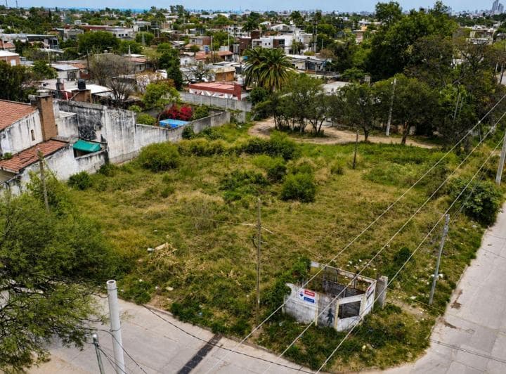 Lote Esquina Sobre Av Moreno Sur - 3